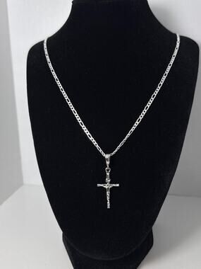 925 Sterling Silver Crucifix Cross Pendant Necklace 23 Inch Figaro Chain Italy